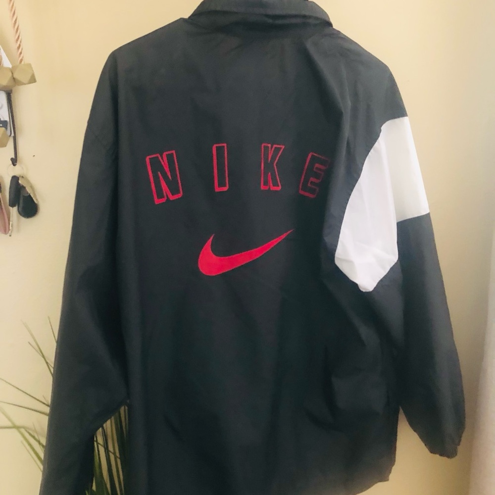 Nike Black Windbreaker Jacket with White Sleeve Panel and Red Accents